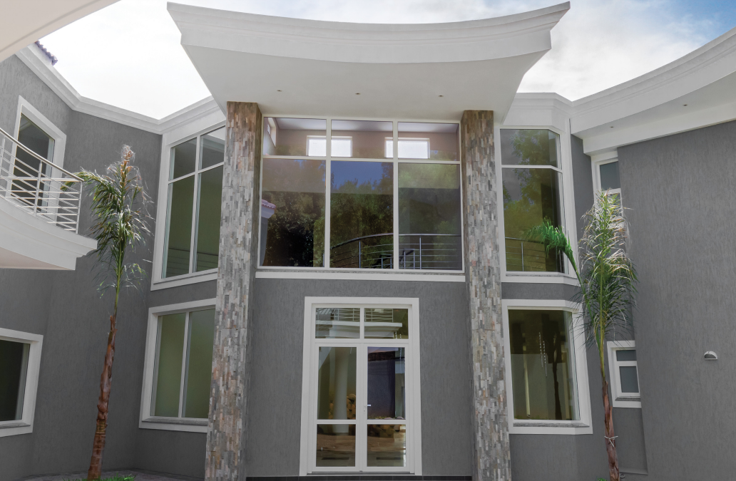 A Modern Mansion with 25-years old Teva Windows